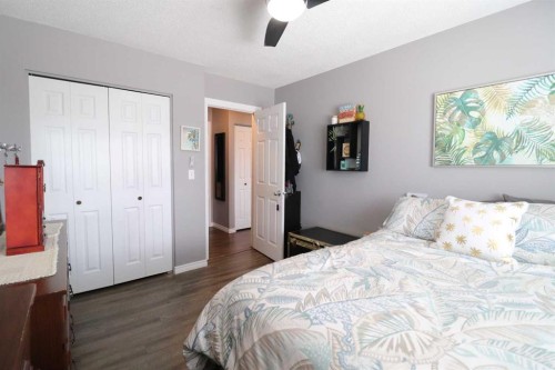 8-1739 St Edward Boulevard North, Lethbridge, AB - Indoor Photo Showing Bedroom