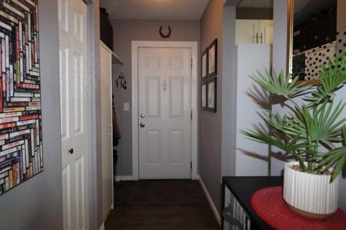 8-1739 St Edward Boulevard North, Lethbridge, AB - Indoor Photo Showing Other Room