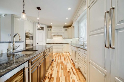 224010 Twp Rd 9-2, Rural Lethbridge County, AB - Indoor Photo Showing Kitchen With Upgraded Kitchen
