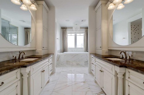224010 Twp Rd 9-2, Rural Lethbridge County, AB - Indoor Photo Showing Bathroom
