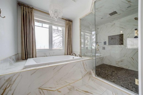 224010 Twp Rd 9-2, Rural Lethbridge County, AB - Indoor Photo Showing Bathroom