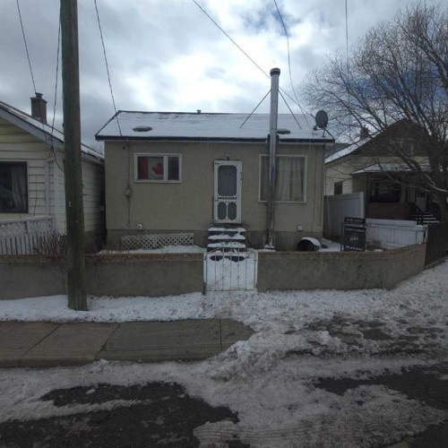 6710 17 Avenue, Coleman, AB - Outdoor
