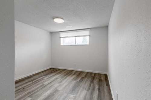 74 Carleton Place West, Lethbridge, AB - Indoor Photo Showing Other Room