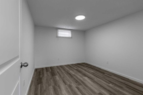 74 Carleton Place West, Lethbridge, AB - Indoor Photo Showing Other Room