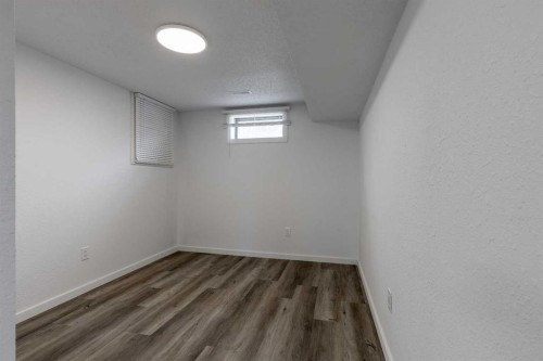 74 Carleton Place West, Lethbridge, AB - Indoor Photo Showing Other Room