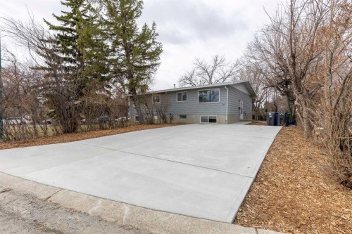 74 Carleton Place West, Lethbridge, AB - Outdoor