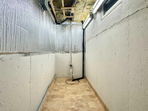 2302 14 Avenue South, Lethbridge, AB - Indoor