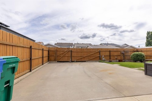 389 Kodiak Boulevard North, Lethbridge, AB - Outdoor