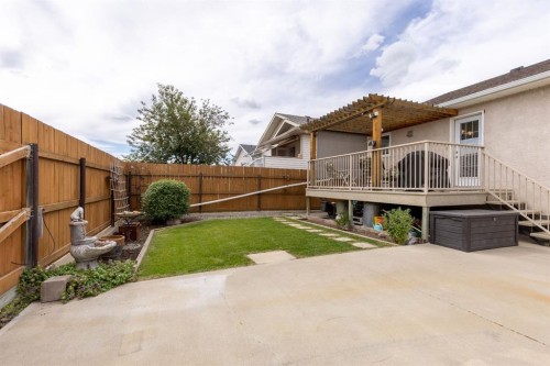 389 Kodiak Boulevard North, Lethbridge, AB - Outdoor With Deck Patio Veranda With Exterior