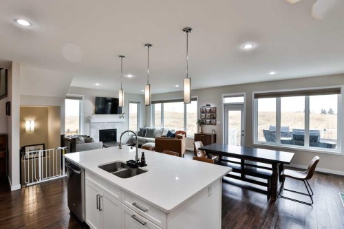 261 Agnes Short Place North, Lethbridge, AB - Indoor