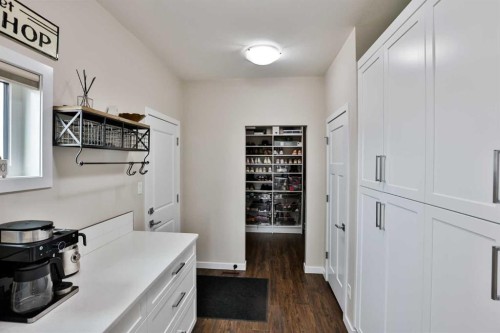 261 Agnes Short Place North, Lethbridge, AB - Indoor Photo Showing Other Room