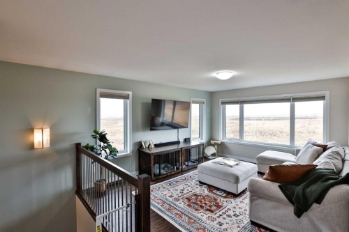 261 Agnes Short Place North, Lethbridge, AB - Indoor Photo Showing Living Room