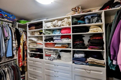 261 Agnes Short Place North, Lethbridge, AB - Indoor With Storage