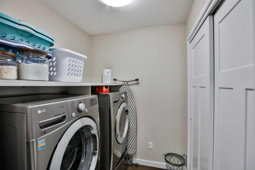 261 Agnes Short Place North, Lethbridge, AB - Indoor Photo Showing Laundry Room