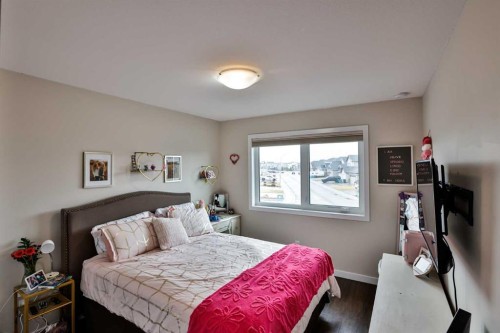 261 Agnes Short Place North, Lethbridge, AB - Indoor Photo Showing Bedroom