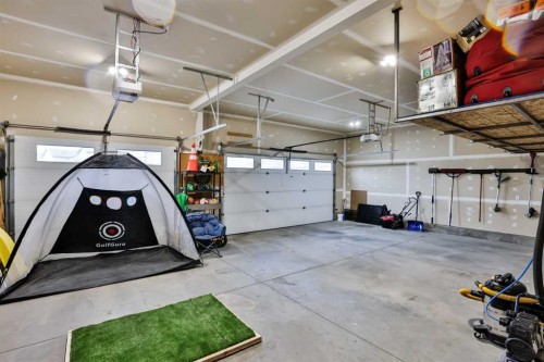 261 Agnes Short Place North, Lethbridge, AB - Indoor Photo Showing Garage
