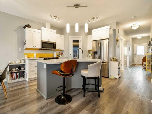 3-322 Northlander Bend West, Lethbridge, AB - Indoor Photo Showing Kitchen With Upgraded Kitchen