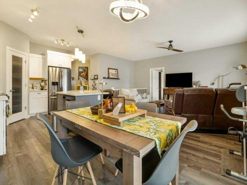 3-322 Northlander Bend West, Lethbridge, AB - Indoor Photo Showing Dining Room