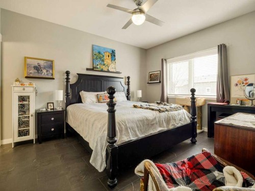 3-322 Northlander Bend West, Lethbridge, AB - Indoor Photo Showing Bedroom
