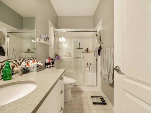 3-322 Northlander Bend West, Lethbridge, AB - Indoor Photo Showing Bathroom