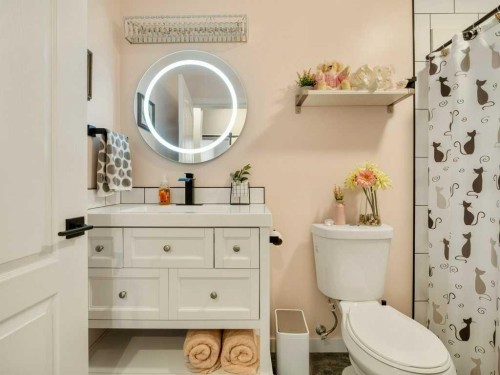 3-322 Northlander Bend West, Lethbridge, AB - Indoor Photo Showing Bathroom