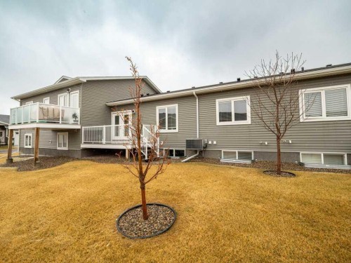 3-322 Northlander Bend West, Lethbridge, AB - Outdoor