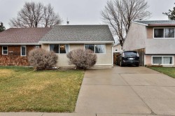 1013 St David Road NORTHLethbridge, AB T1H 5A5