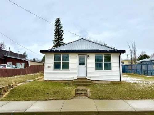1144 James Avenue  Pincher Creek, AB T0K 1W0
