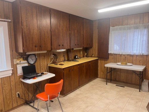 306 4Th Avenue, Warner, AB - Indoor Photo Showing Other Room