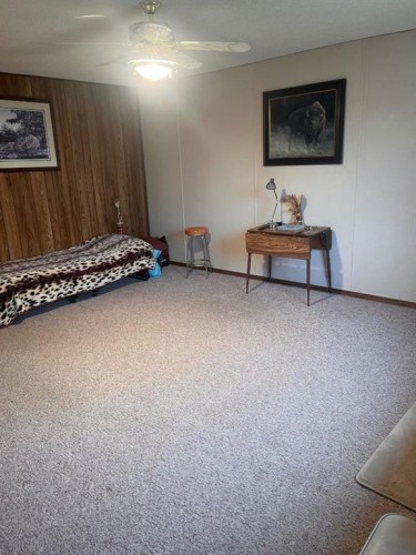 306 4Th Avenue, Warner, AB - Indoor