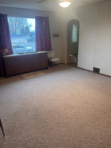 306 4Th Avenue, Warner, AB - Indoor