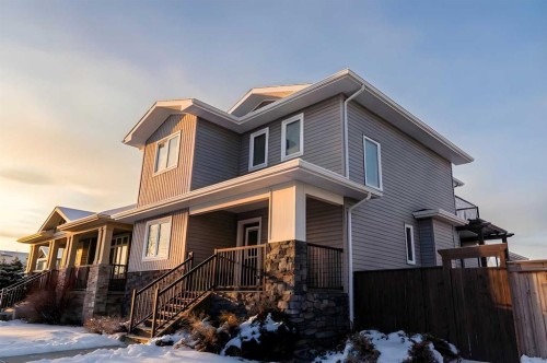 26 Riverglen Link WEST Lethbridge, AB T1K 5X5