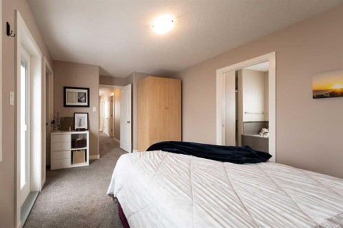 26 Riverglen Link West, Lethbridge, AB - Indoor Photo Showing Bedroom