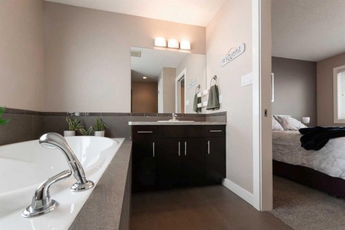 26 Riverglen Link West, Lethbridge, AB - Indoor Photo Showing Bathroom