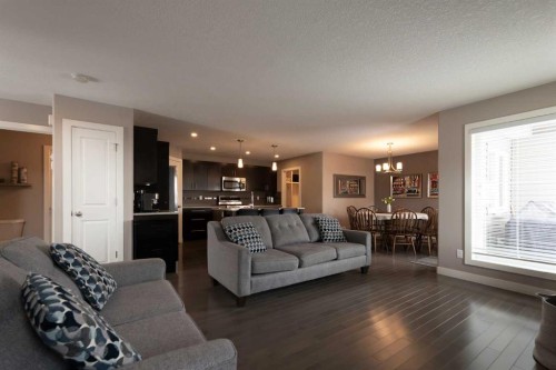 26 Riverglen Link West, Lethbridge, AB - Indoor Photo Showing Living Room