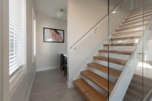 201 Grassland Boulevard West, Lethbridge, AB - Indoor Photo Showing Other Room