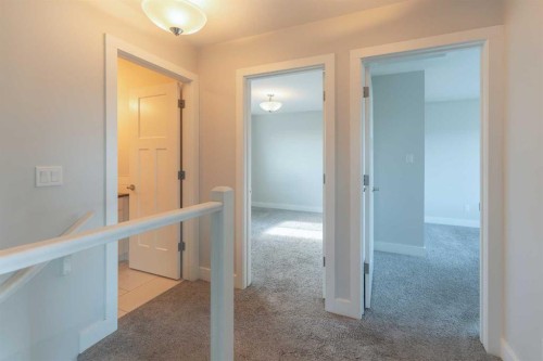 201 Grassland Boulevard West, Lethbridge, AB - Indoor Photo Showing Other Room