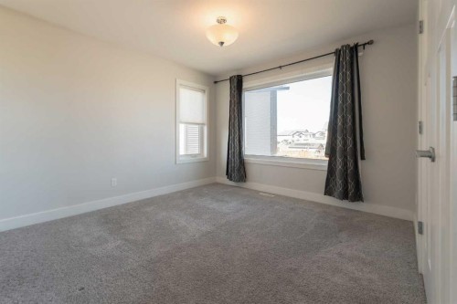 201 Grassland Boulevard West, Lethbridge, AB - Indoor Photo Showing Other Room