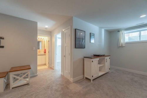 201 Grassland Boulevard West, Lethbridge, AB - Indoor Photo Showing Other Room
