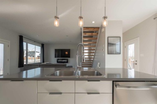 201 Grassland Boulevard West, Lethbridge, AB - Indoor Photo Showing Kitchen With Double Sink