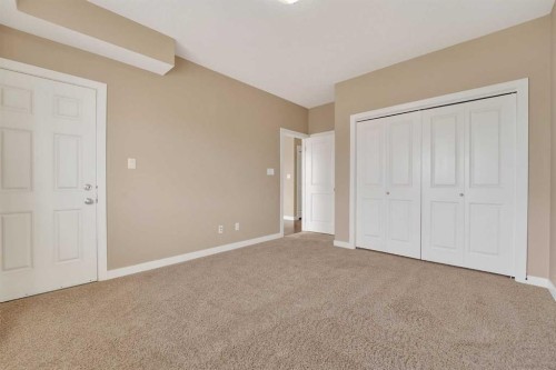 1-197 Silkstone Road West, Lethbridge, AB - Indoor Photo Showing Other Room