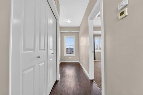 1-197 Silkstone Road West, Lethbridge, AB - Indoor Photo Showing Other Room