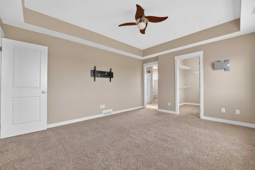 1-197 Silkstone Road West, Lethbridge, AB - Indoor Photo Showing Other Room