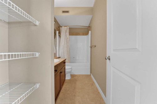 1-197 Silkstone Road West, Lethbridge, AB - Indoor