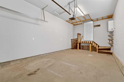 1-197 Silkstone Road West, Lethbridge, AB - Indoor Photo Showing Other Room