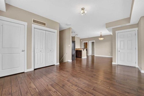 1-197 Silkstone Road West, Lethbridge, AB - Indoor Photo Showing Other Room