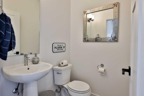 56 Greywolf Road North, Lethbridge, AB - Indoor Photo Showing Bathroom
