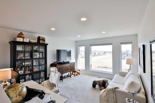 56 Greywolf Road North, Lethbridge, AB - Indoor