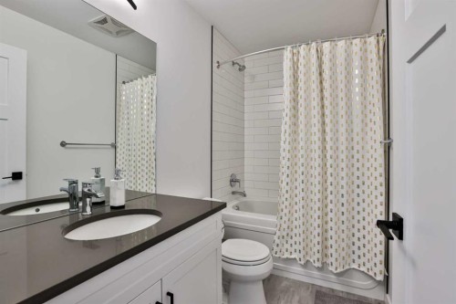 56 Greywolf Road North, Lethbridge, AB - Indoor Photo Showing Bathroom