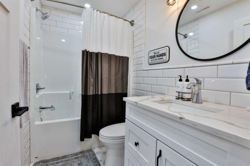 56 Greywolf Road North, Lethbridge, AB - Indoor Photo Showing Bathroom